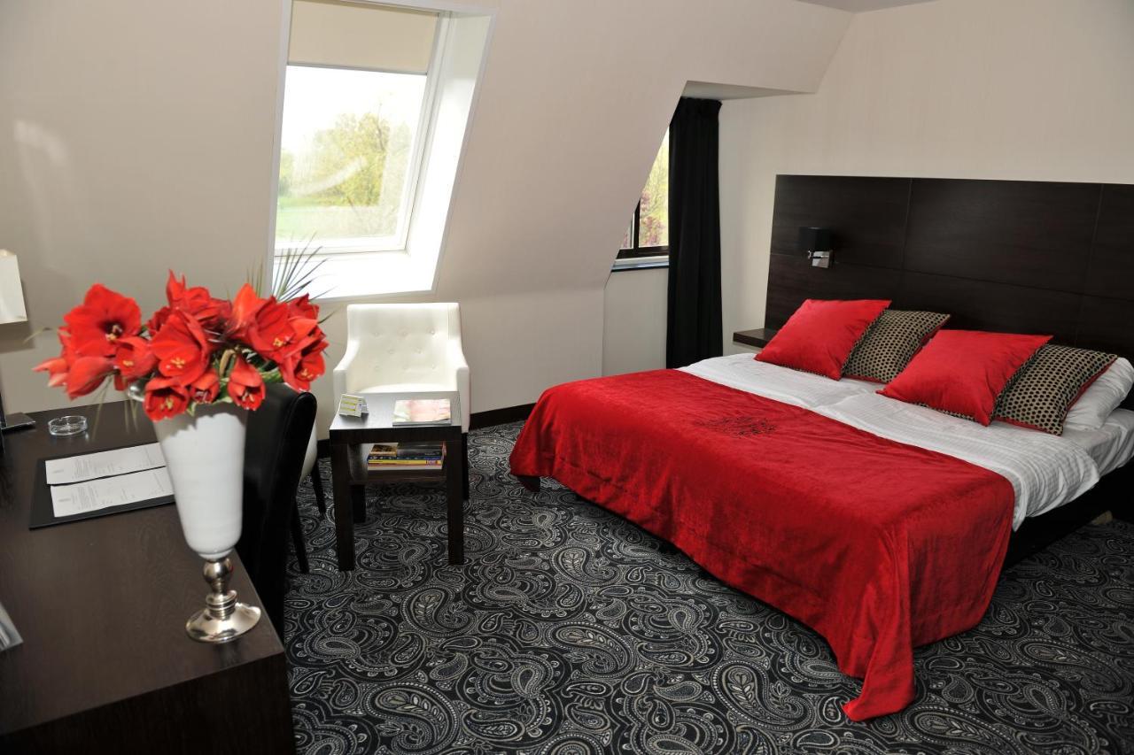 Van Der Valk Hotel Den Haag - Voorschoten Esterno foto