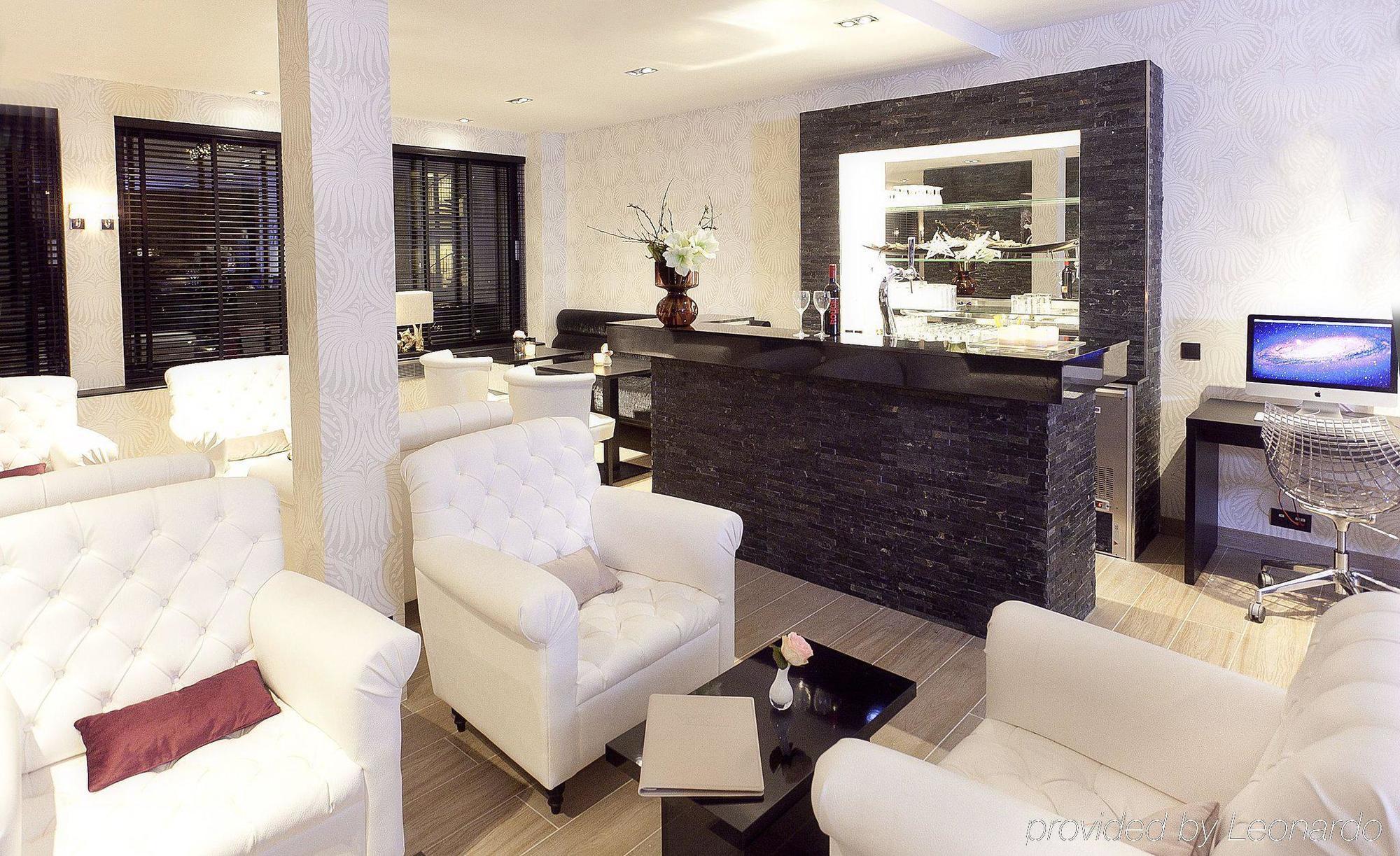 Van Der Valk Hotel Den Haag - Voorschoten Esterno foto