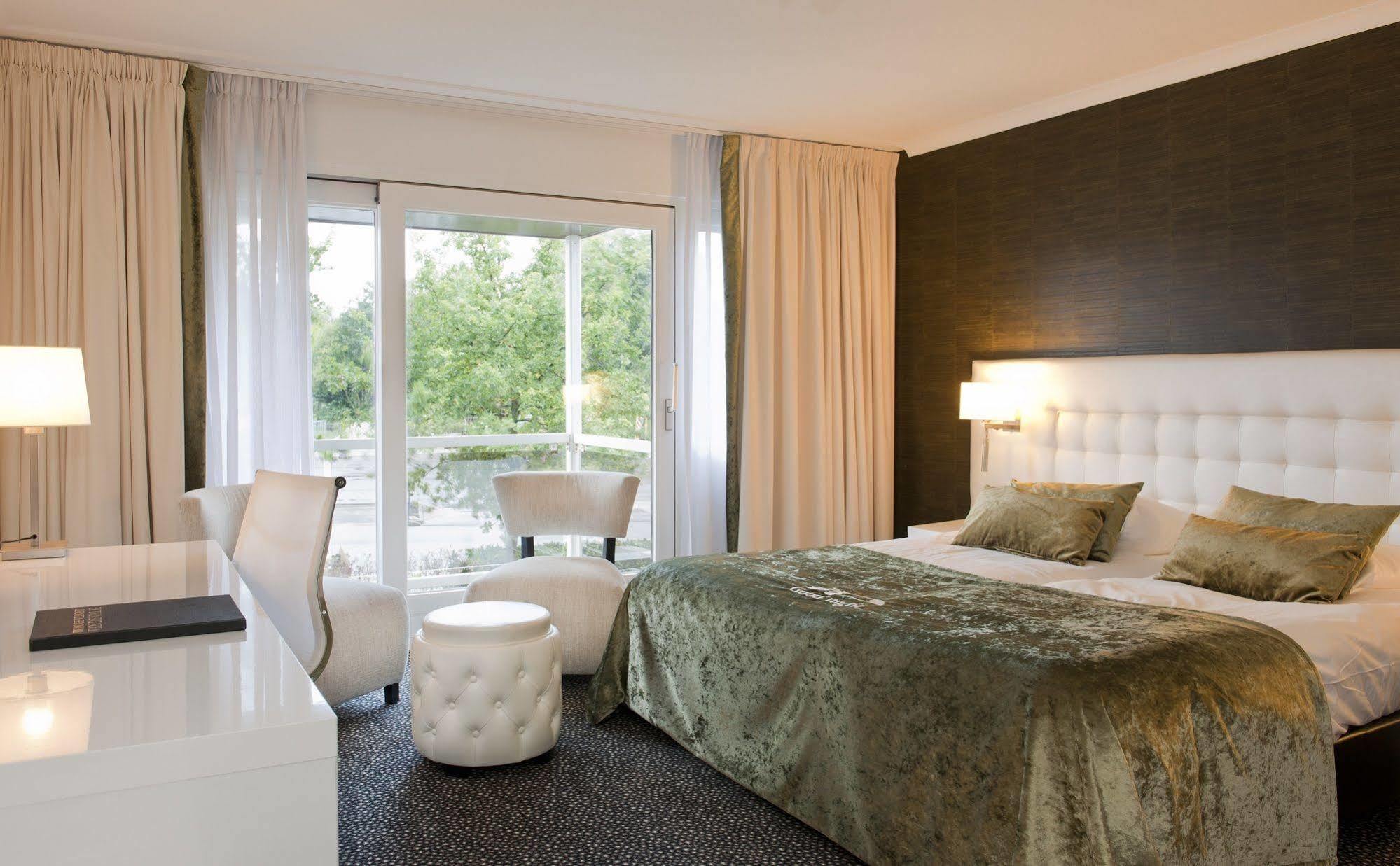 Van Der Valk Hotel Den Haag - Voorschoten Esterno foto