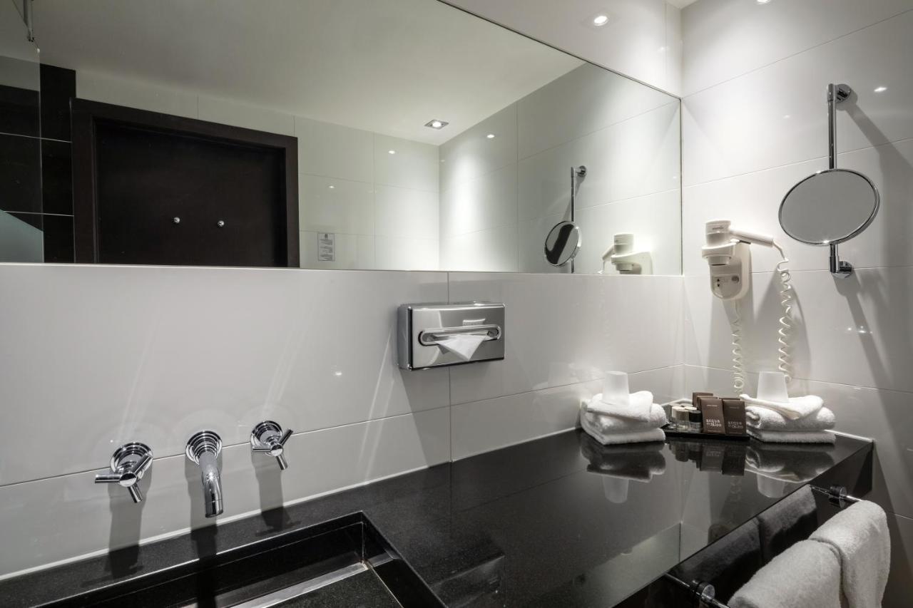 Van Der Valk Hotel Den Haag - Voorschoten Esterno foto